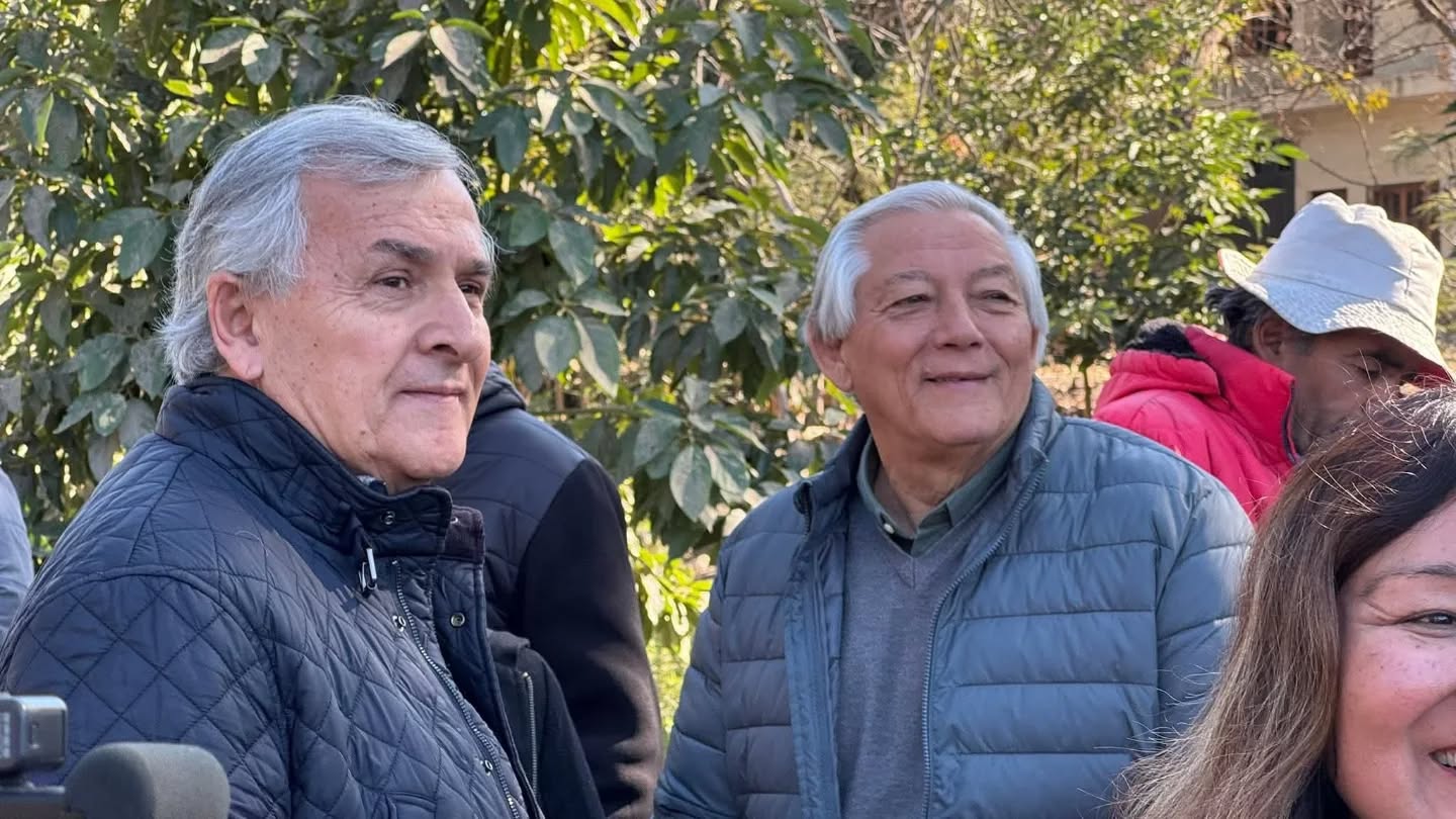 ¿Quién mueve las fichas del tablero radical?  La pelea por debajo de la mesa en el armado de la lista