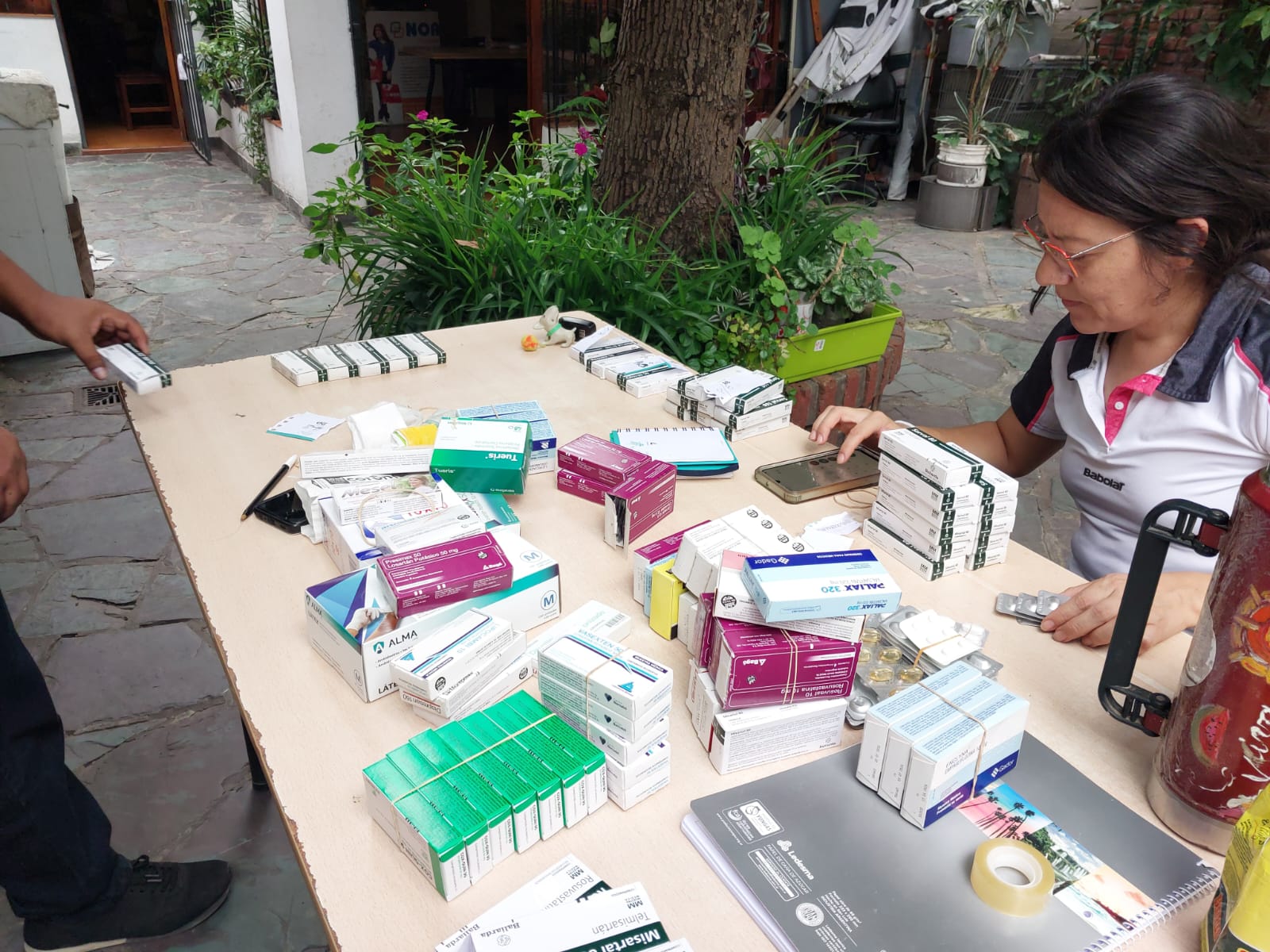 Graduados jujeños en Cuba sostienen campaña humanitaria para abastecer hospitales de la isla