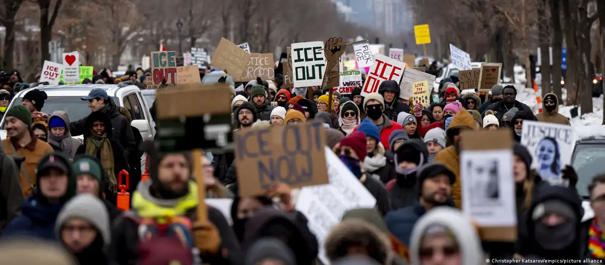 ICE, migración y poder: realismo, populismo y erosión institucional en Estados Unidos